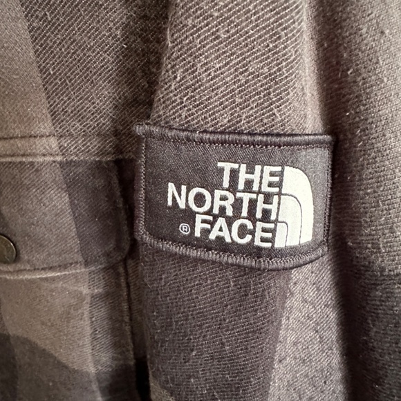 The North Face flannel - Picture 3 of 4
